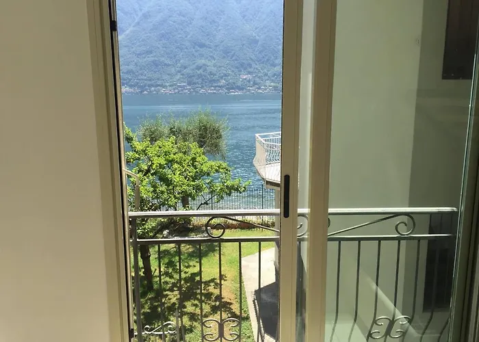 Wonderful On Lakeside Apartment *