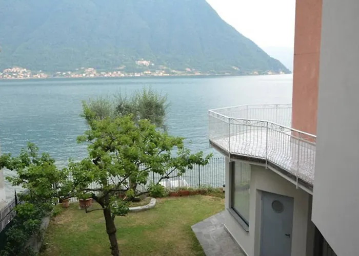 Wonderful On Lakeside Apartment *