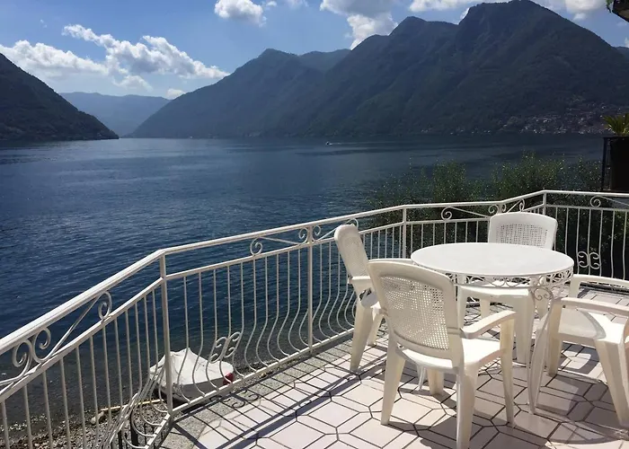 Apartment Wonderful On Lakeside Colonno