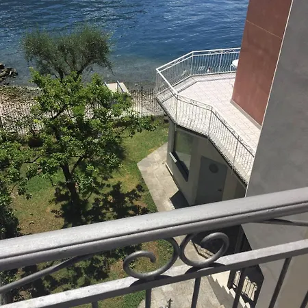 Wonderful On Lakeside *